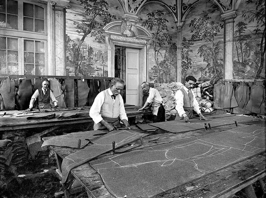 bg_original_macho_diffusion_showroom